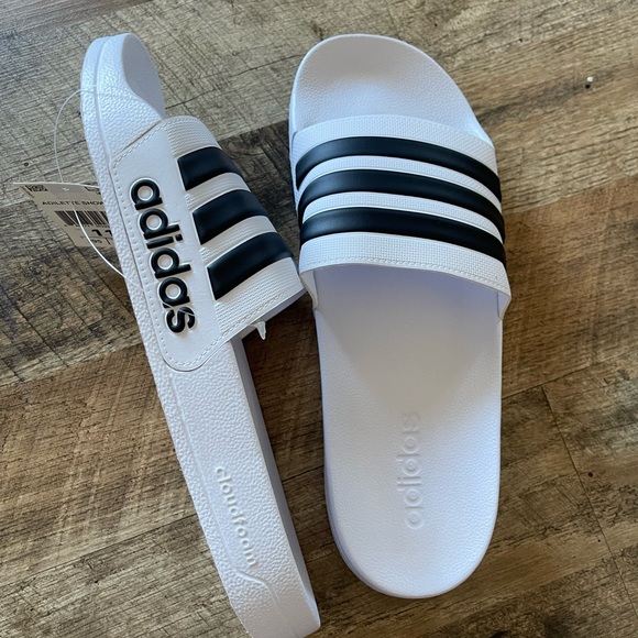 Mens Adidas slides - Picture 2 of 2